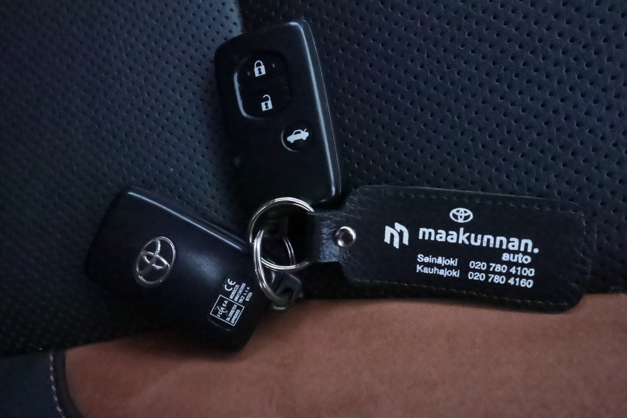 Toyota Avensis vaihtoauto