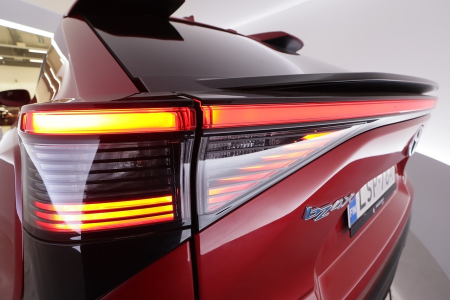 Toyota bZ4X vaihtoauto