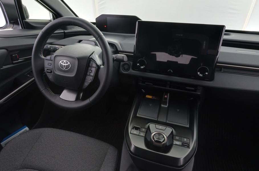 Toyota bZ4X vaihtoauto