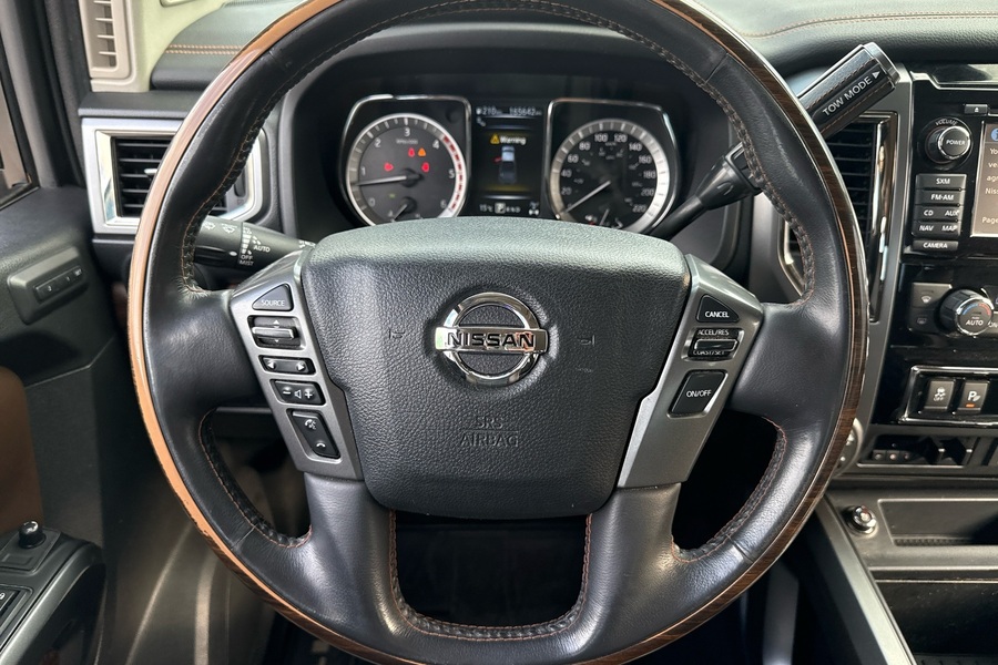 Nissan Titan vaihtoauto