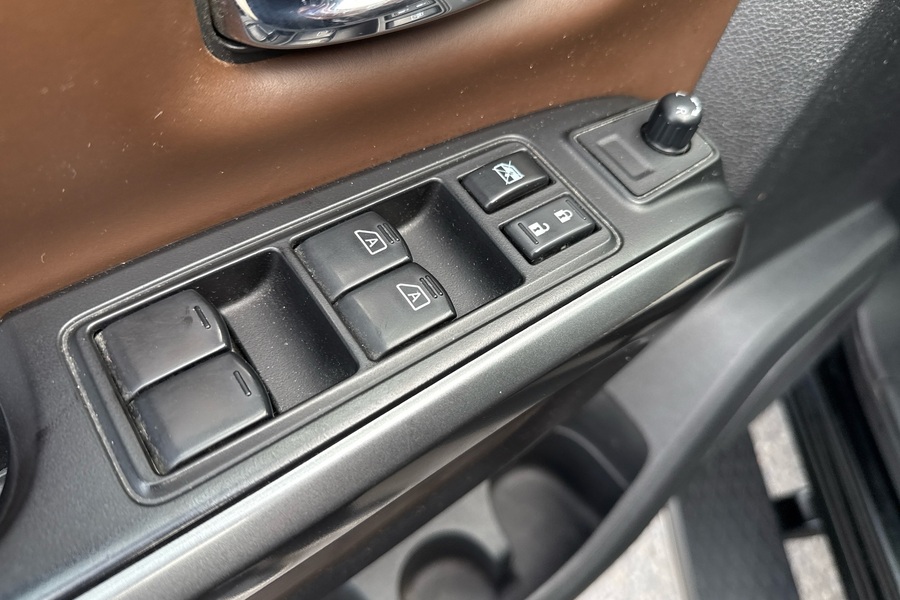 Nissan Titan vaihtoauto