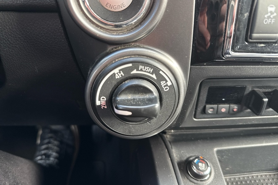 Nissan Titan vaihtoauto