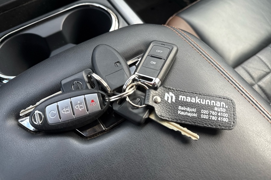 Nissan Titan vaihtoauto