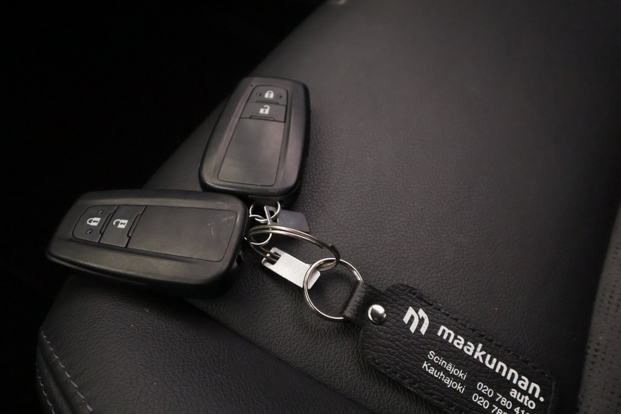 Toyota C-HR vaihtoauto