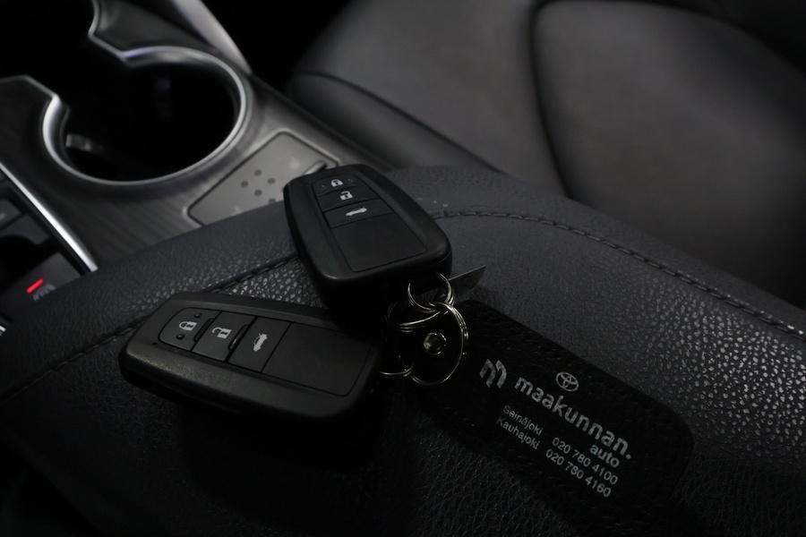 Toyota Camry vaihtoauto