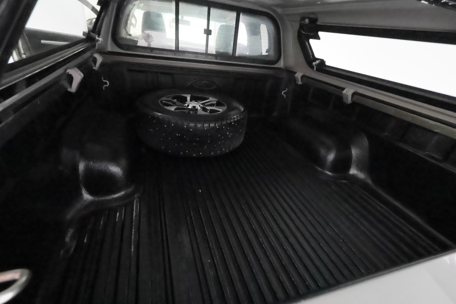 Toyota Hilux vaihtoauto