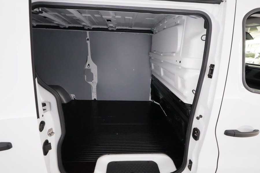 Nissan Primastar vaihtoauto