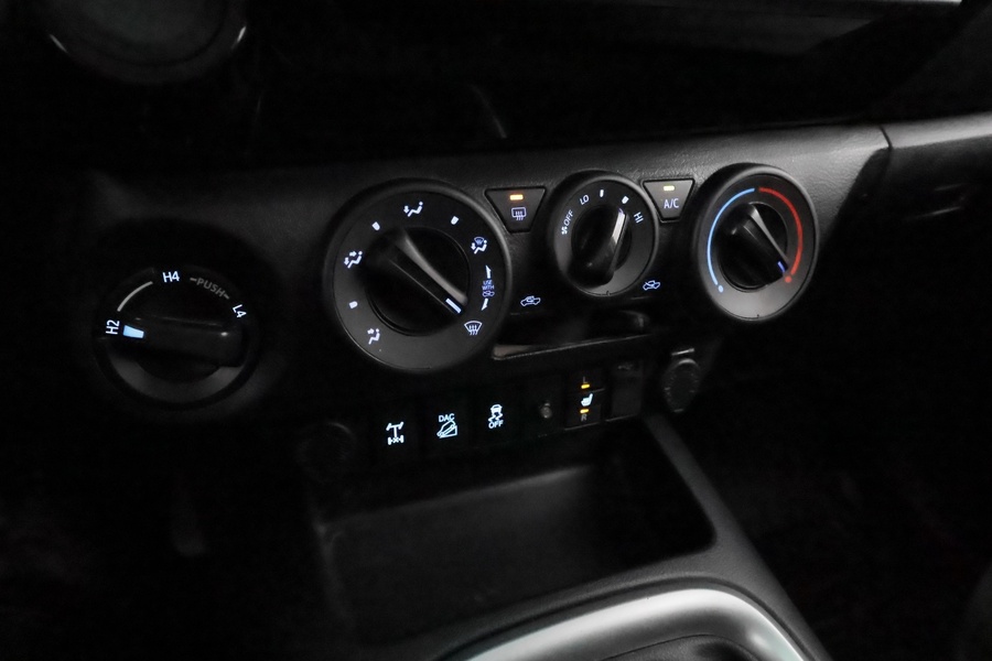 Toyota Hilux vaihtoauto