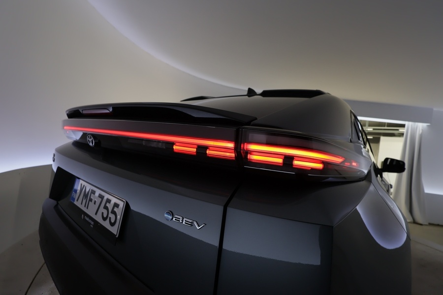 Toyota C-HR+ vaihtoauto