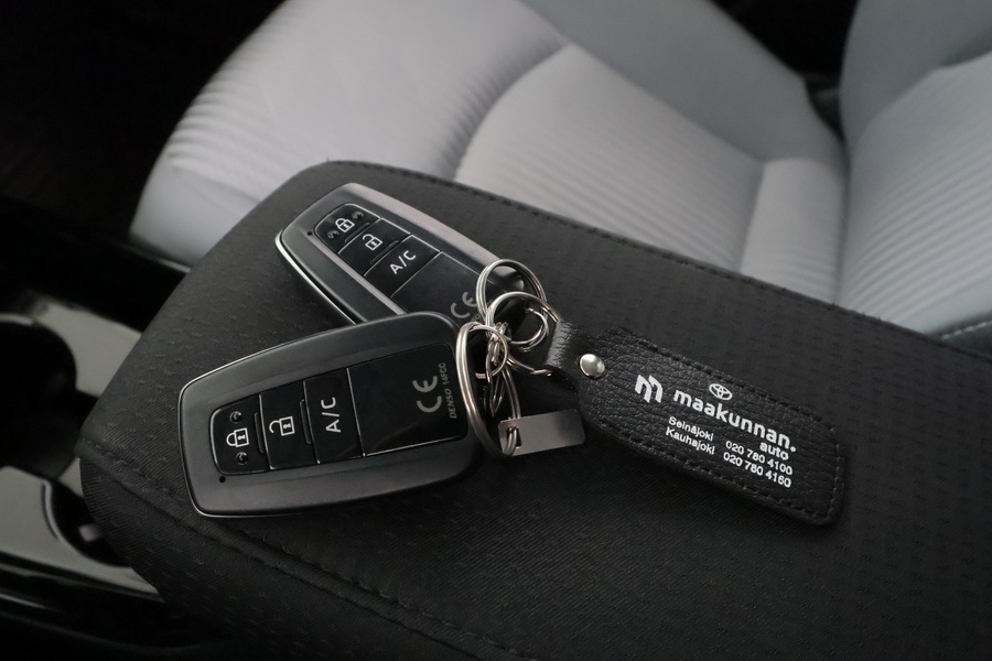 Toyota Prius Plug-in vaihtoauto