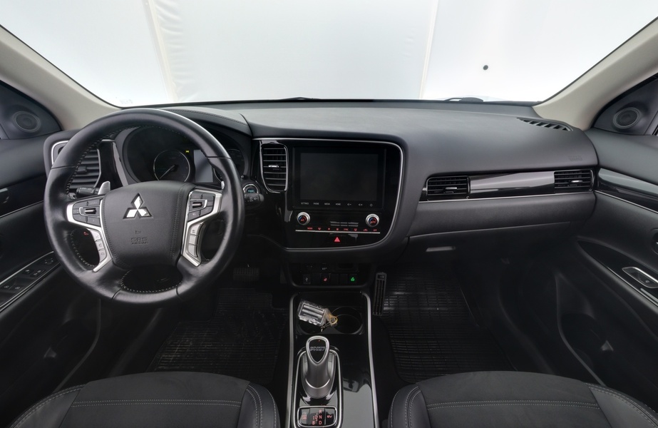 Mitsubishi Outlander PHEV vaihtoauto