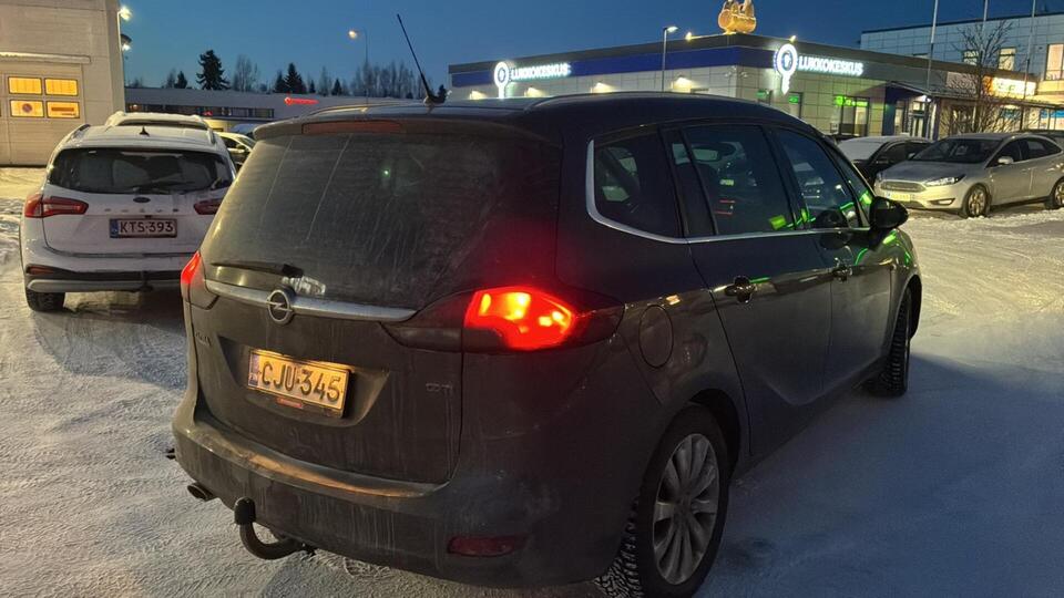 Opel Zafira Tourer vaihtoauto