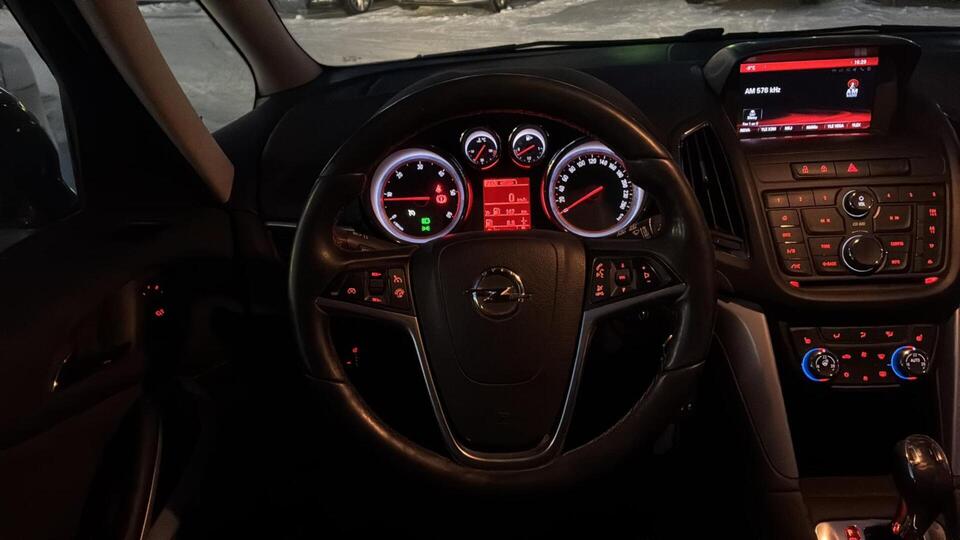 Opel Zafira Tourer vaihtoauto