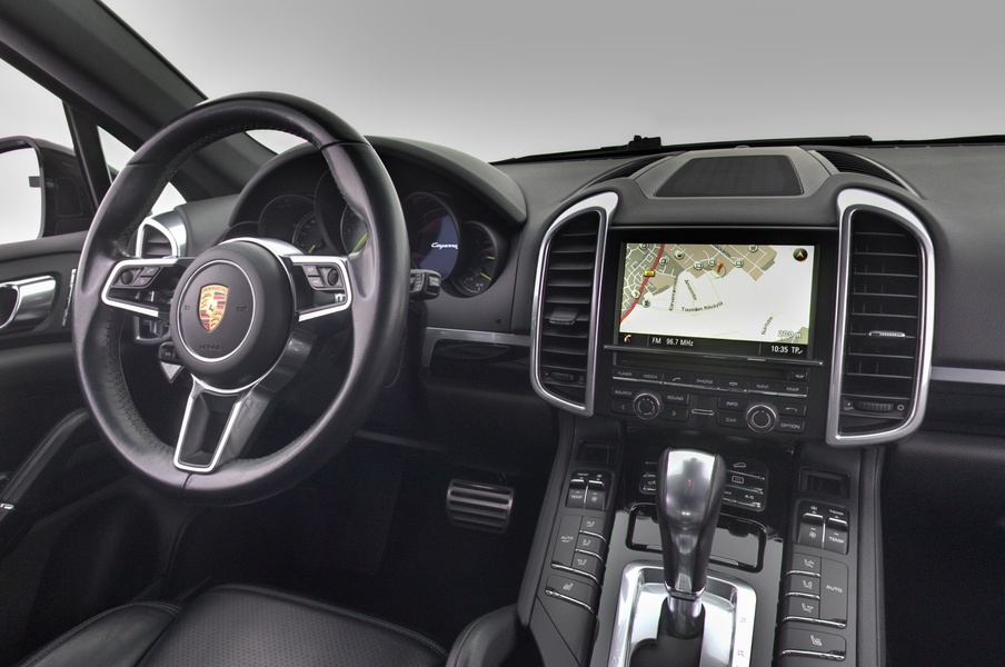 Porsche Cayenne vaihtoauto