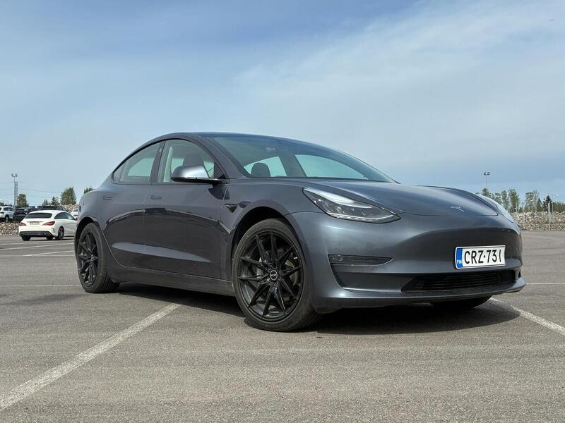 Tesla Model 3 vaihtoauto