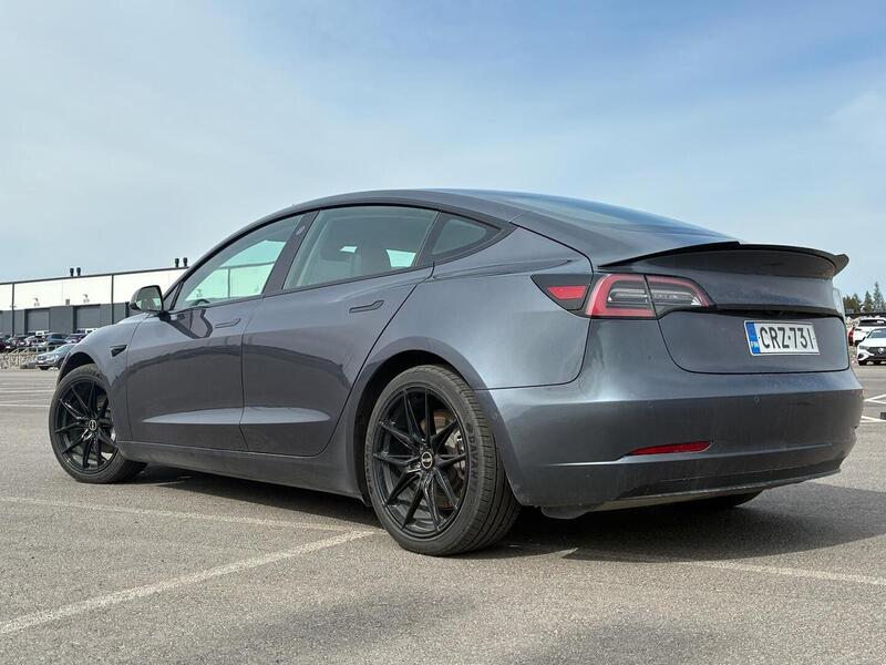 Tesla Model 3 vaihtoauto