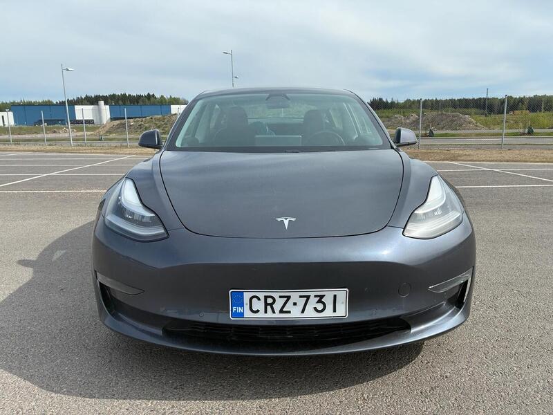 Tesla Model 3 vaihtoauto