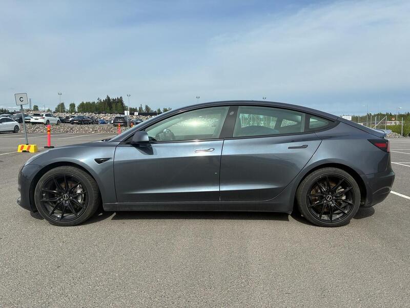 Tesla Model 3 vaihtoauto