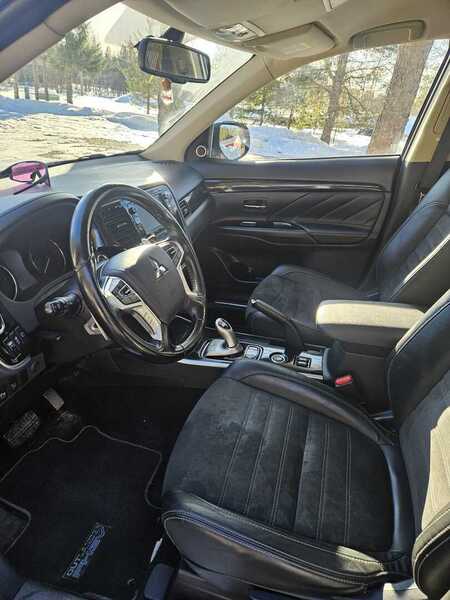 Mitsubishi Outlander vaihtoauto