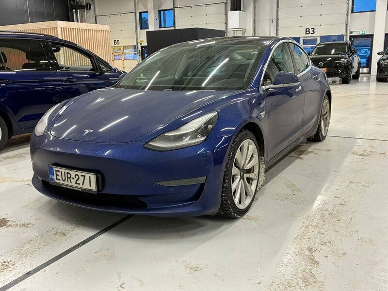 Tesla Model 3 vaihtoauto
