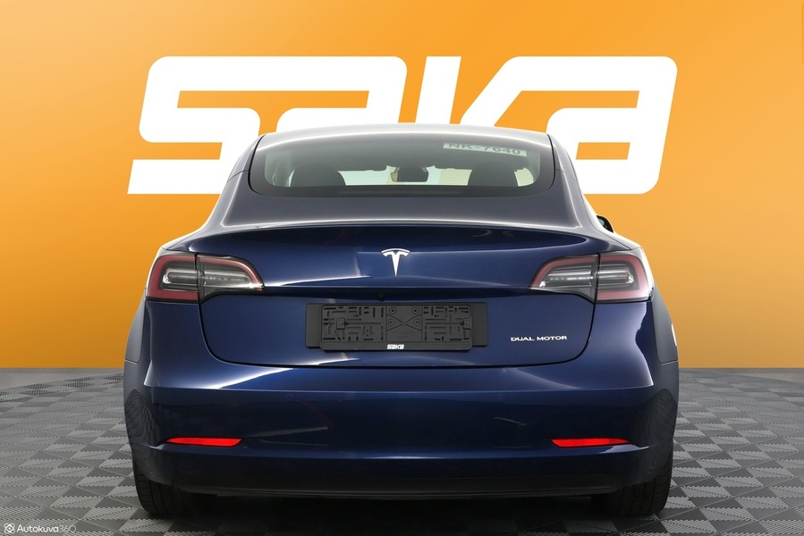 Tesla Model 3 vaihtoauto
