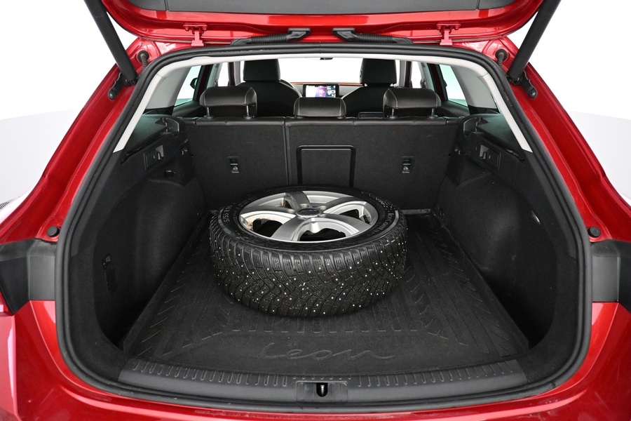 SEAT Leon Sportstourer vaihtoauto