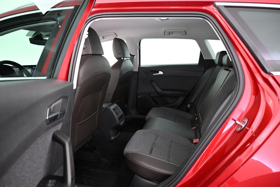 SEAT Leon Sportstourer vaihtoauto