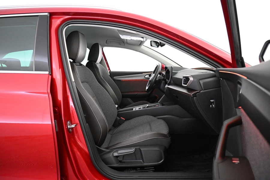 SEAT Leon Sportstourer vaihtoauto