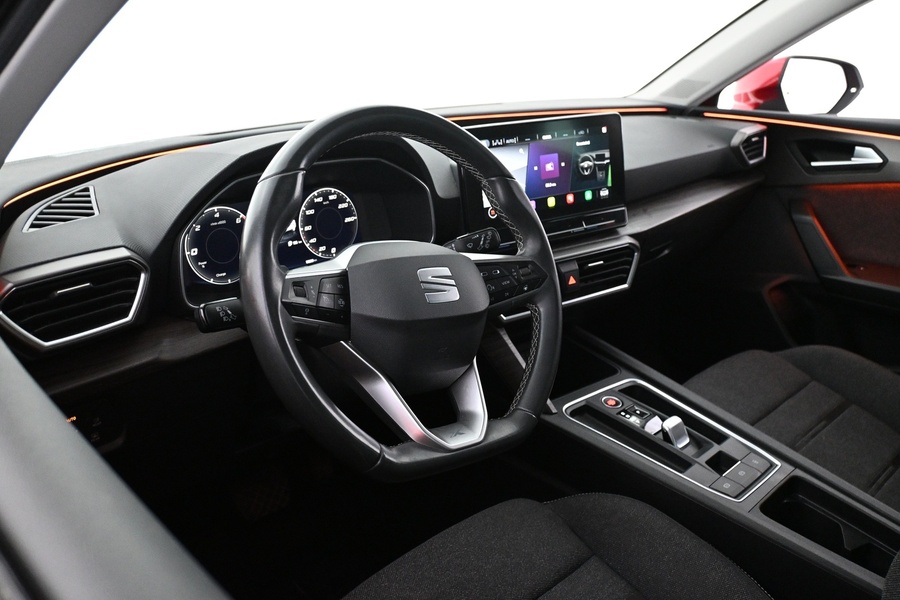 SEAT Leon Sportstourer vaihtoauto