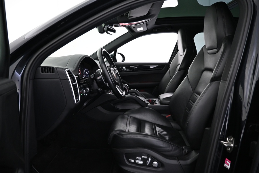 Porsche Cayenne vaihtoauto