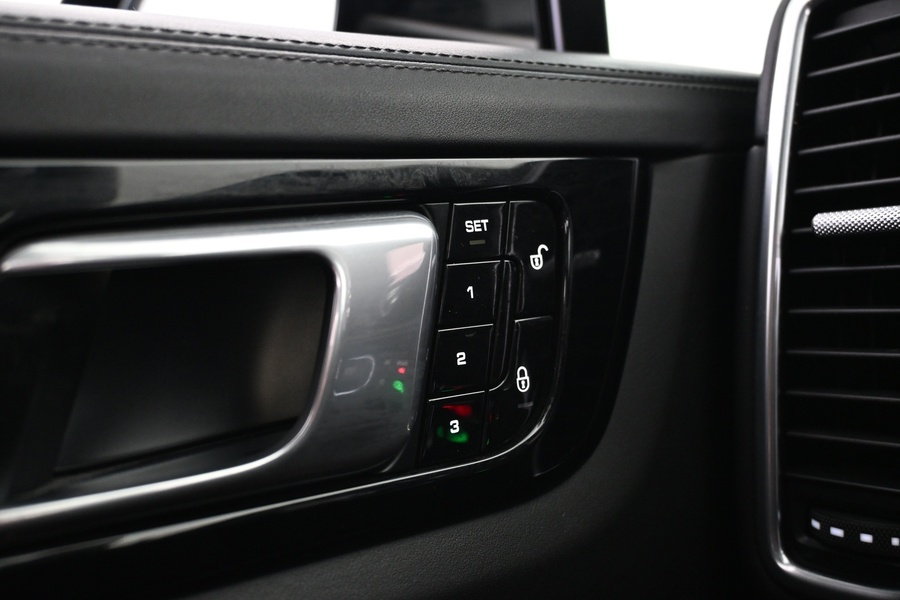 Porsche Cayenne vaihtoauto