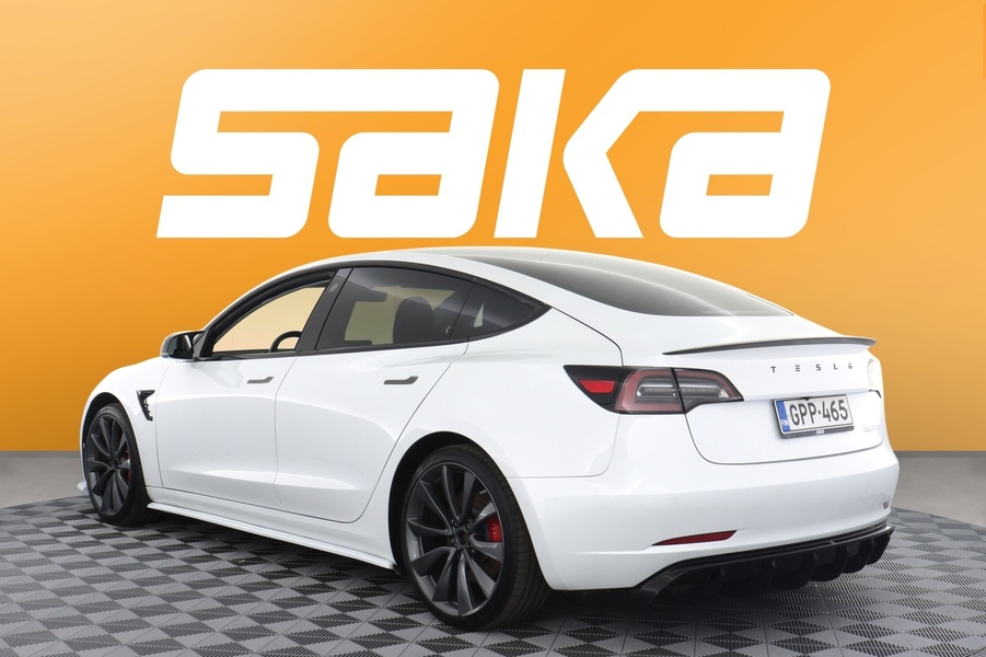 Tesla Model 3 vaihtoauto