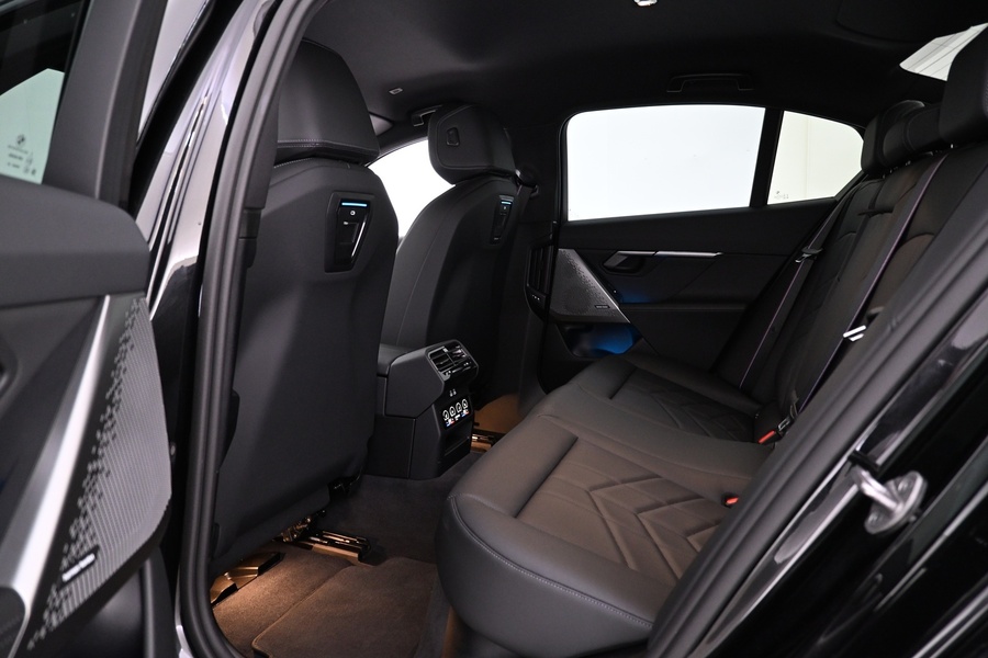 BMW i5 M60 vaihtoauto