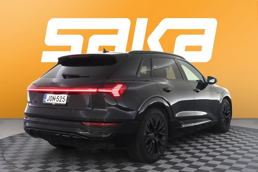 Audi Q8 e-tron vaihtoauto