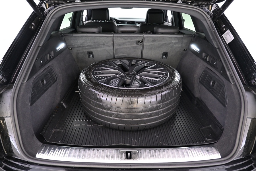 Audi Q8 e-tron vaihtoauto