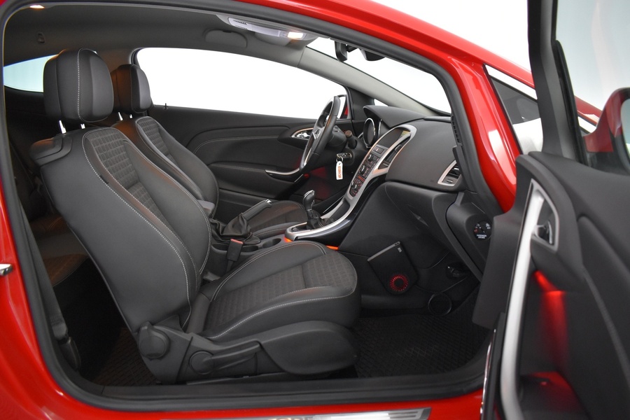 Opel Astra vaihtoauto