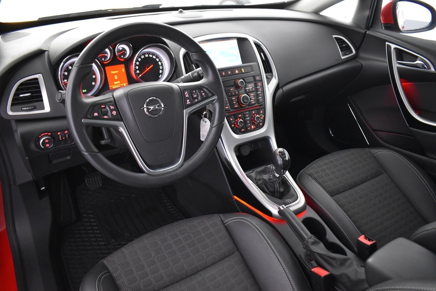 Opel Astra vaihtoauto
