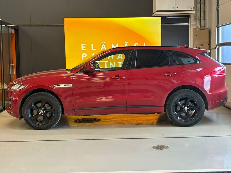 Jaguar F-PACE vaihtoauto