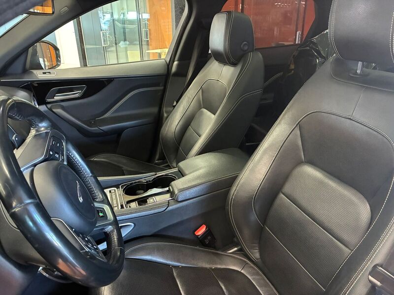 Jaguar F-PACE vaihtoauto