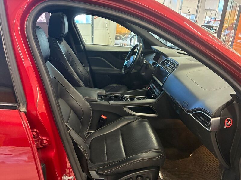 Jaguar F-PACE vaihtoauto