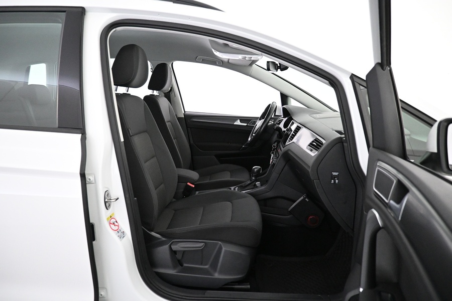 Volkswagen Golf Sportsvan vaihtoauto