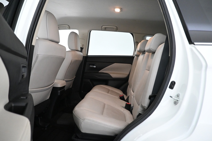 Mitsubishi Outlander PHEV vaihtoauto