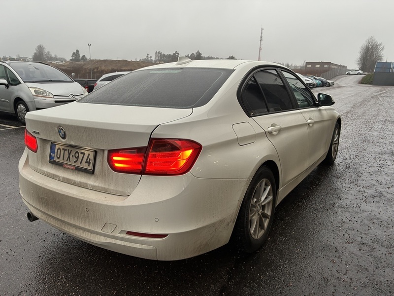 BMW 320 vaihtoauto