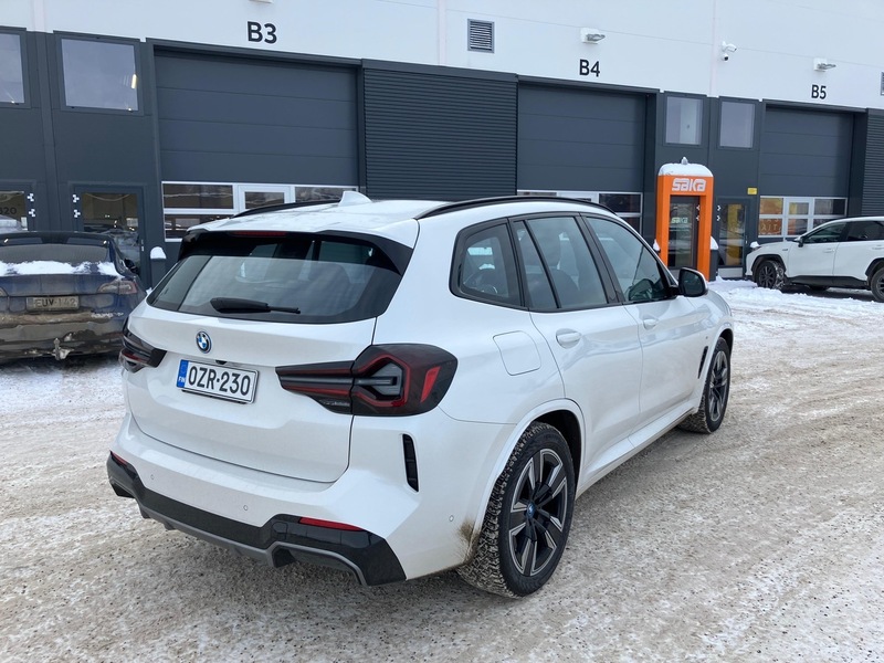 BMW iX3 vaihtoauto