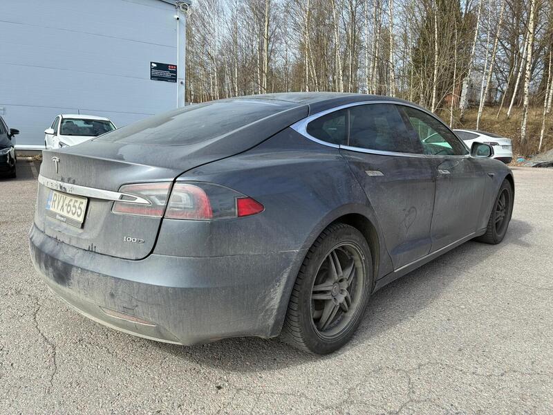 Tesla Model S vaihtoauto