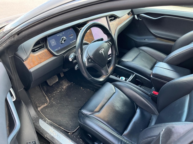 Tesla Model S vaihtoauto