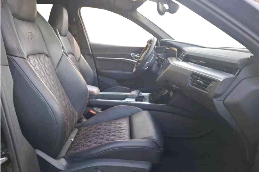 Audi Q8 e-tron vaihtoauto