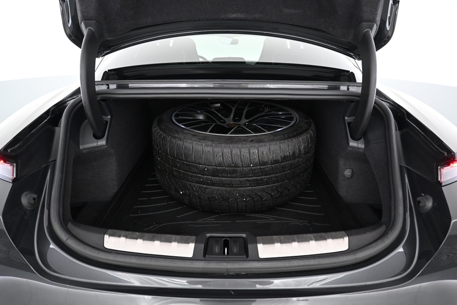 Porsche Taycan vaihtoauto