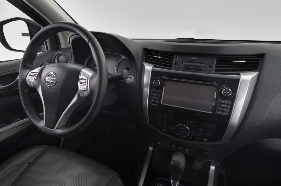 Nissan Navara vaihtoauto