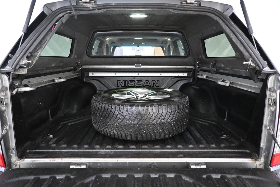 Nissan Navara vaihtoauto